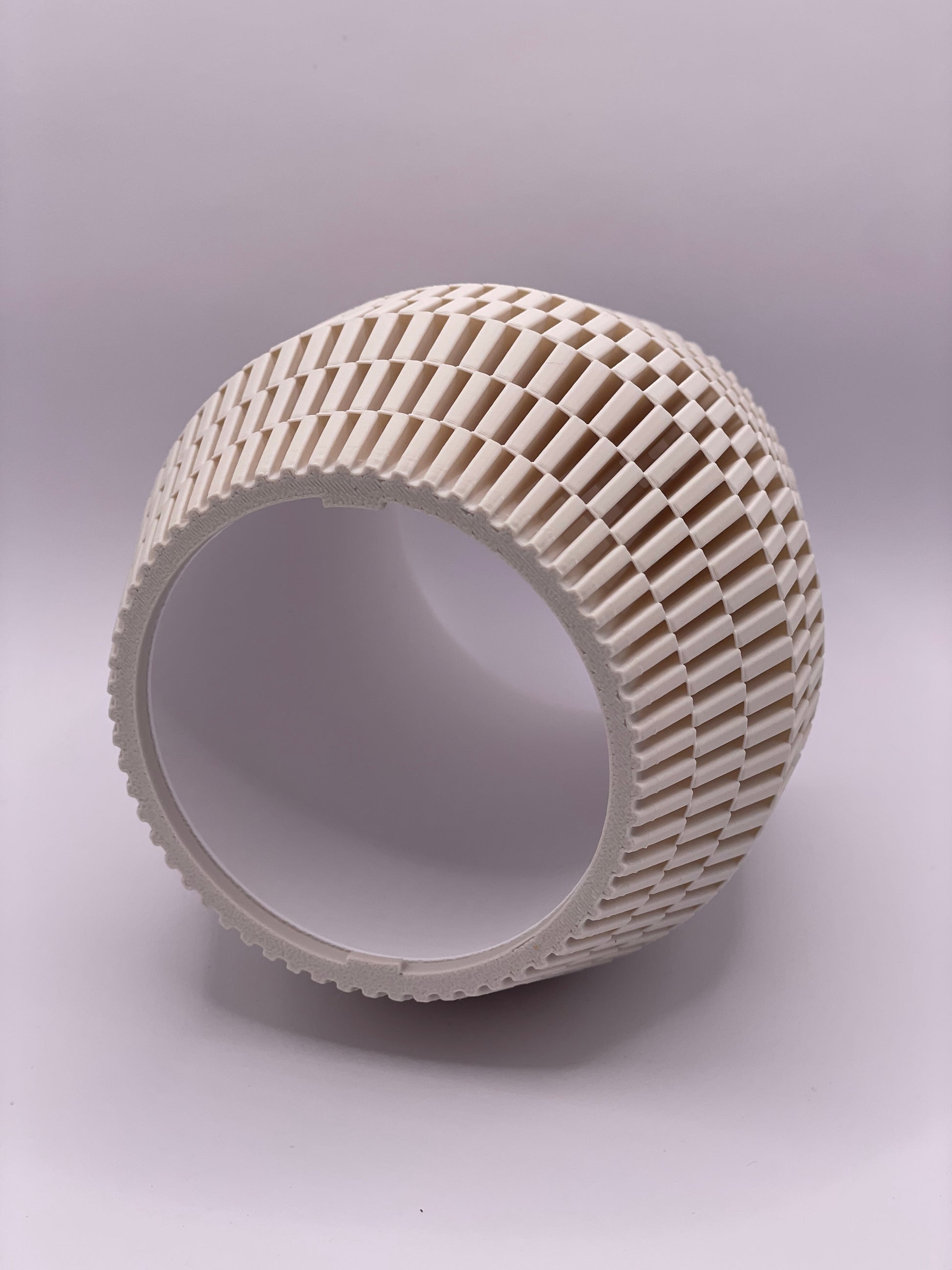 Utskriven lampskärm i plast för spotlight i fönstersmyg