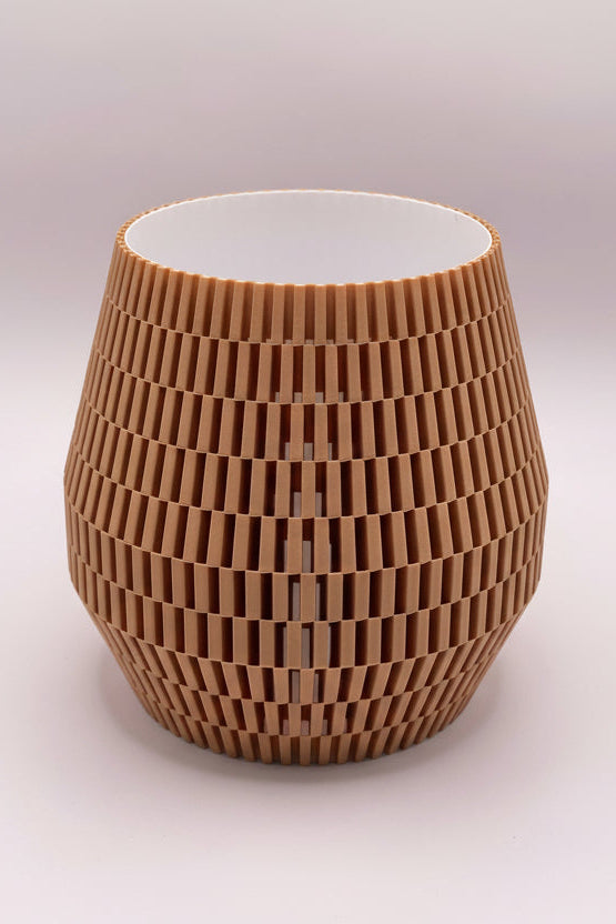 Utskriven lampskärm i plast för spotlight i fönstersmyg