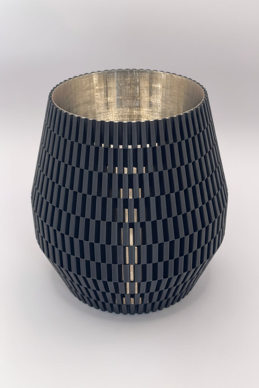 Utskriven lampskärm i plast för spotlight i fönstersmyg